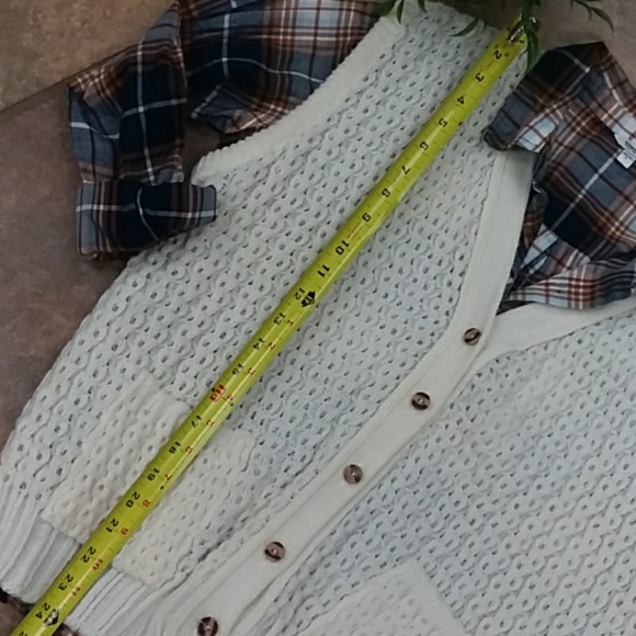 VINTAGE Cream button up sweater vest med/large - Picture 2 of 8